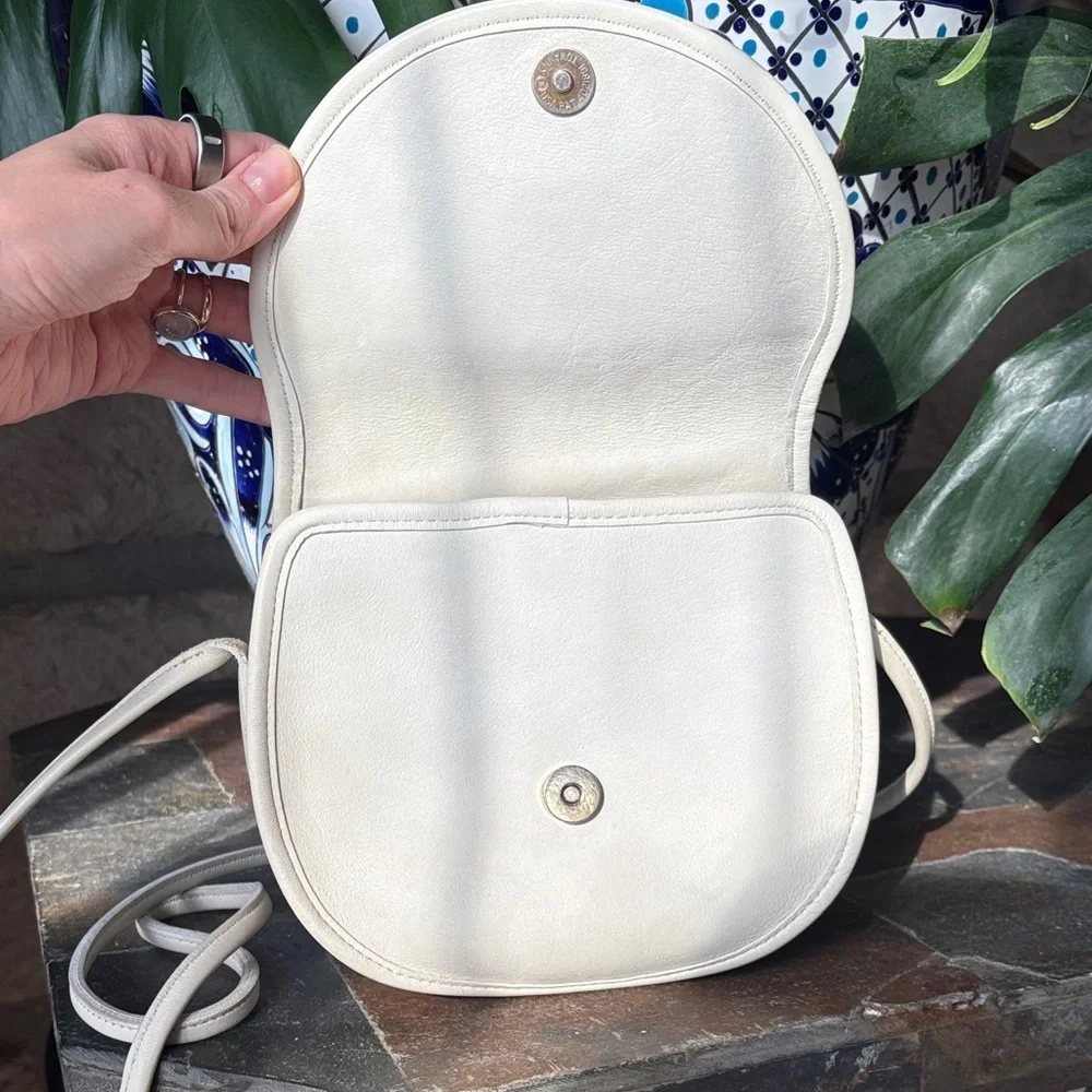 🤍 Vintage Coach Casey in Bone 🤍 - Picture 2 of 6